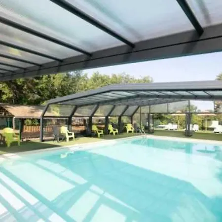 3 Etoiles - Piscine - Eecc0f *